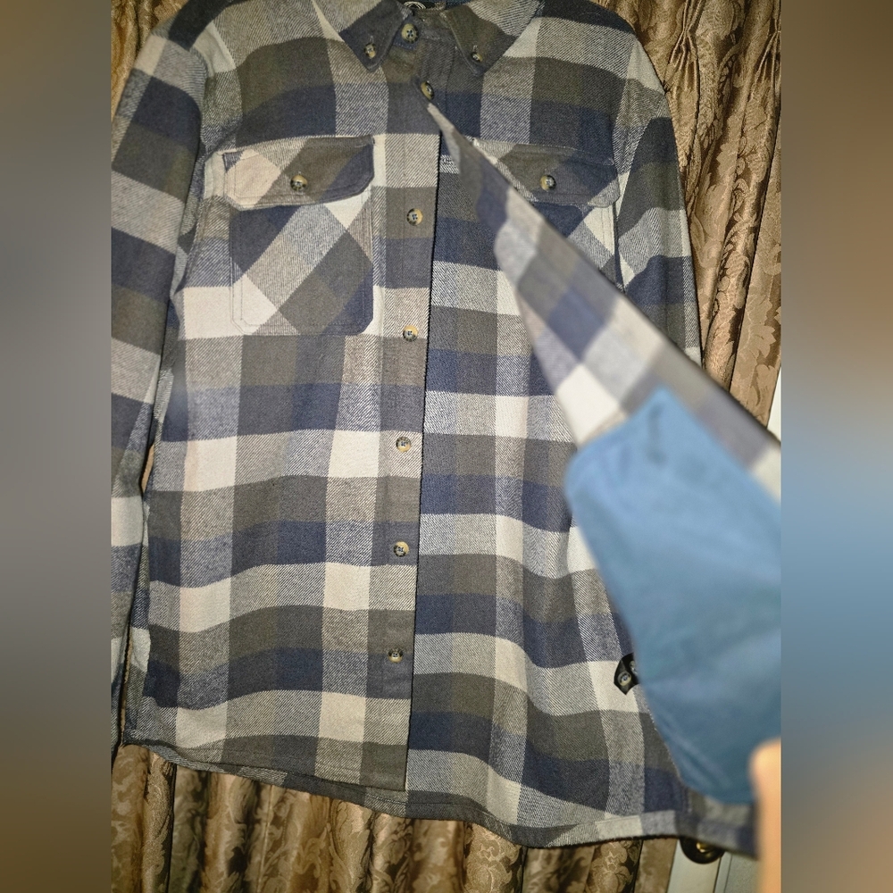 Colorado Mens Heavy Flannel Black, Grey, Blue Plaid Button Up Shirt Medium - Picture 2 of 5